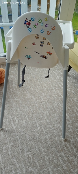 Jídelní židlička IKEA. Používaná, zezadu polepená samolepkami (viz foto).
