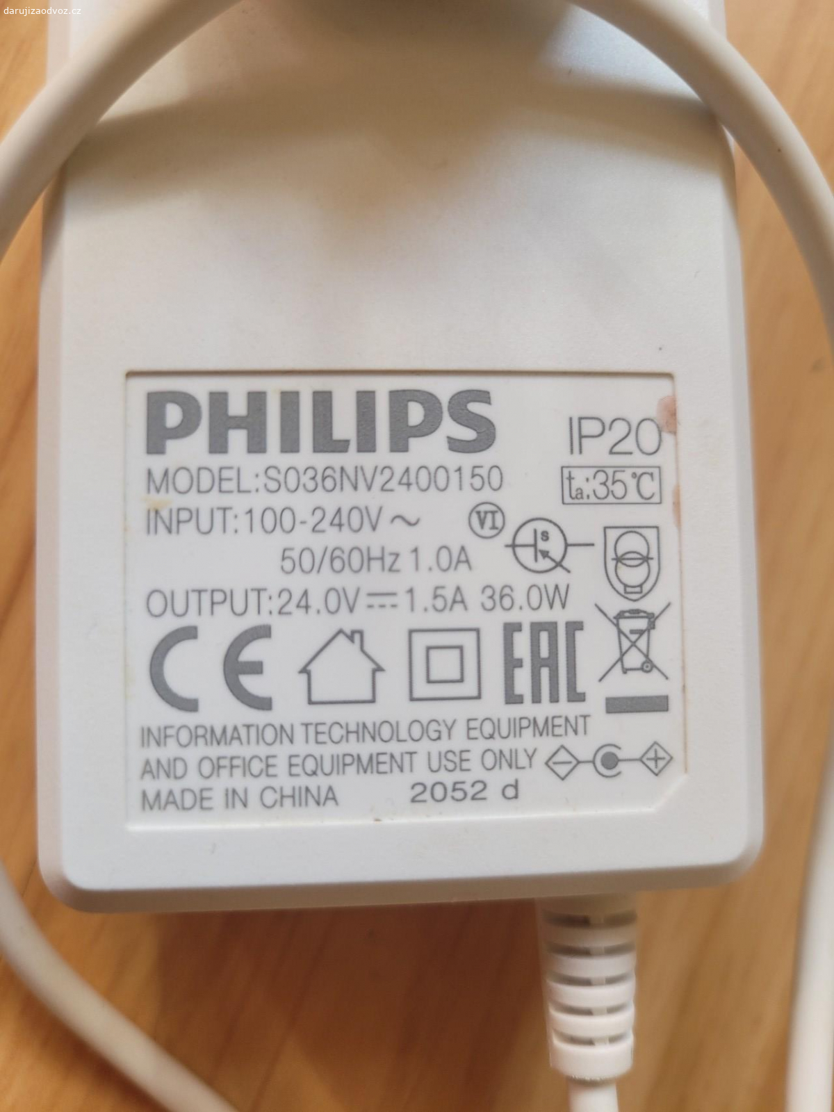 Kabel, původně od Philips lumea. Model viz foto. Kabel je původně od laserového odstraňovače chloupků philips, ten se rozbil, kabel je ale zcela funkční, možná někdo využila.

Můžeme se domluvit i na jiném místě předání, nebo, pokud si zaplatíte poštovný, klidně pošlu.