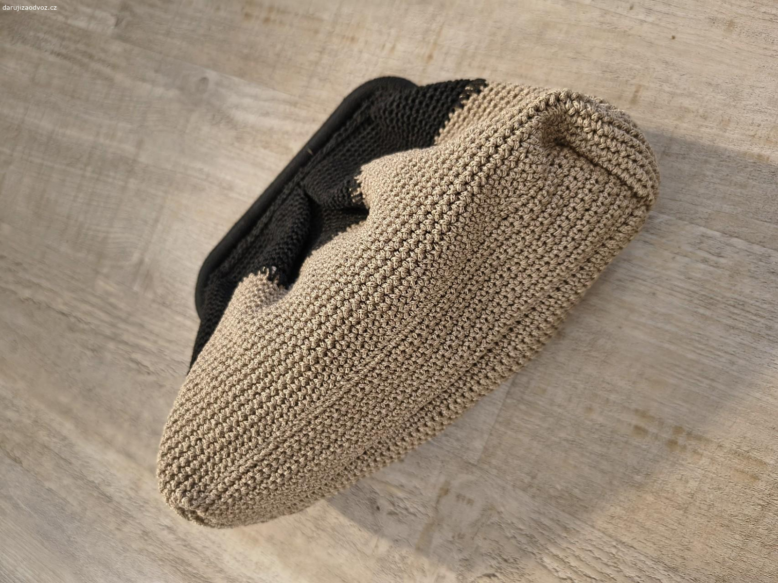 Kabelka Sharony. Kabelka do ruky, bez uší či popruhu. Zavírání sklapnutím

Pište pouze v případě vážného zájmu a rovnou s termínem možného vyzvednutí. Neposílám. Rezervuji po potvrzení termínu vyzvednutí z vaší strany.


Ovoce potěší, není podmínkou.