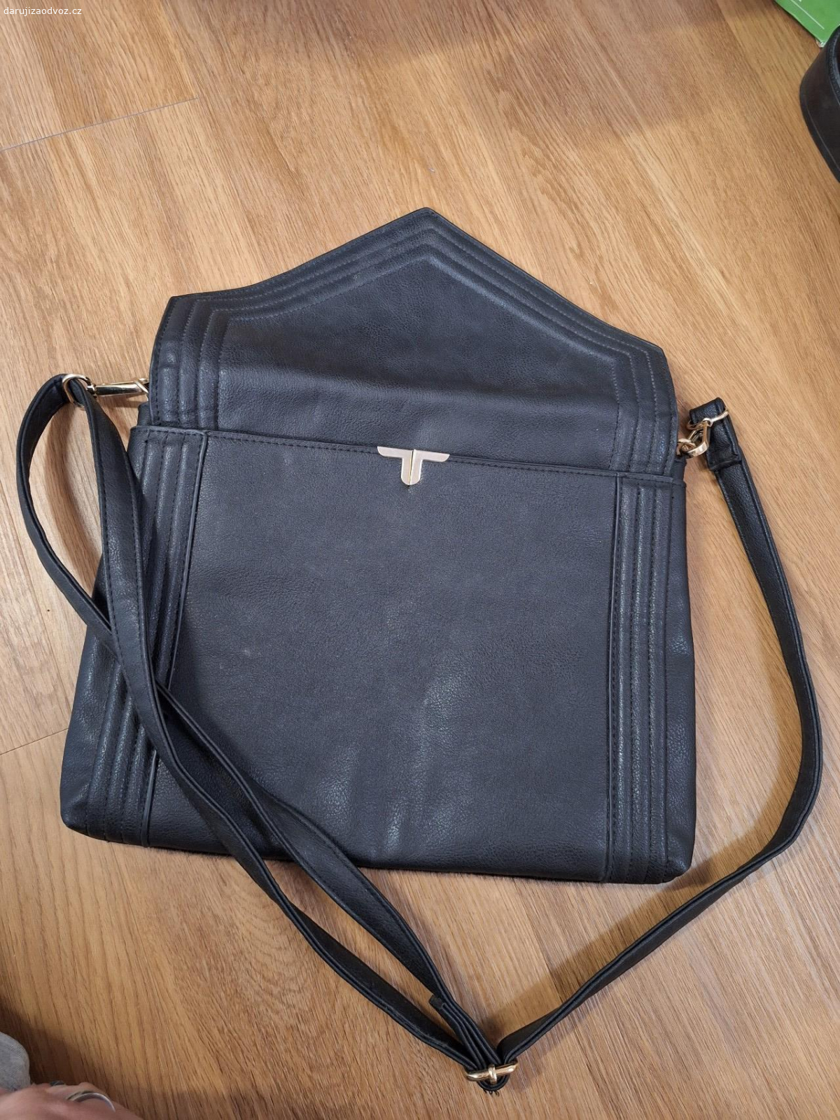 Kabelka. černá kabelka 
osobní předání po dohodě v Dobřejovicích u Prahy