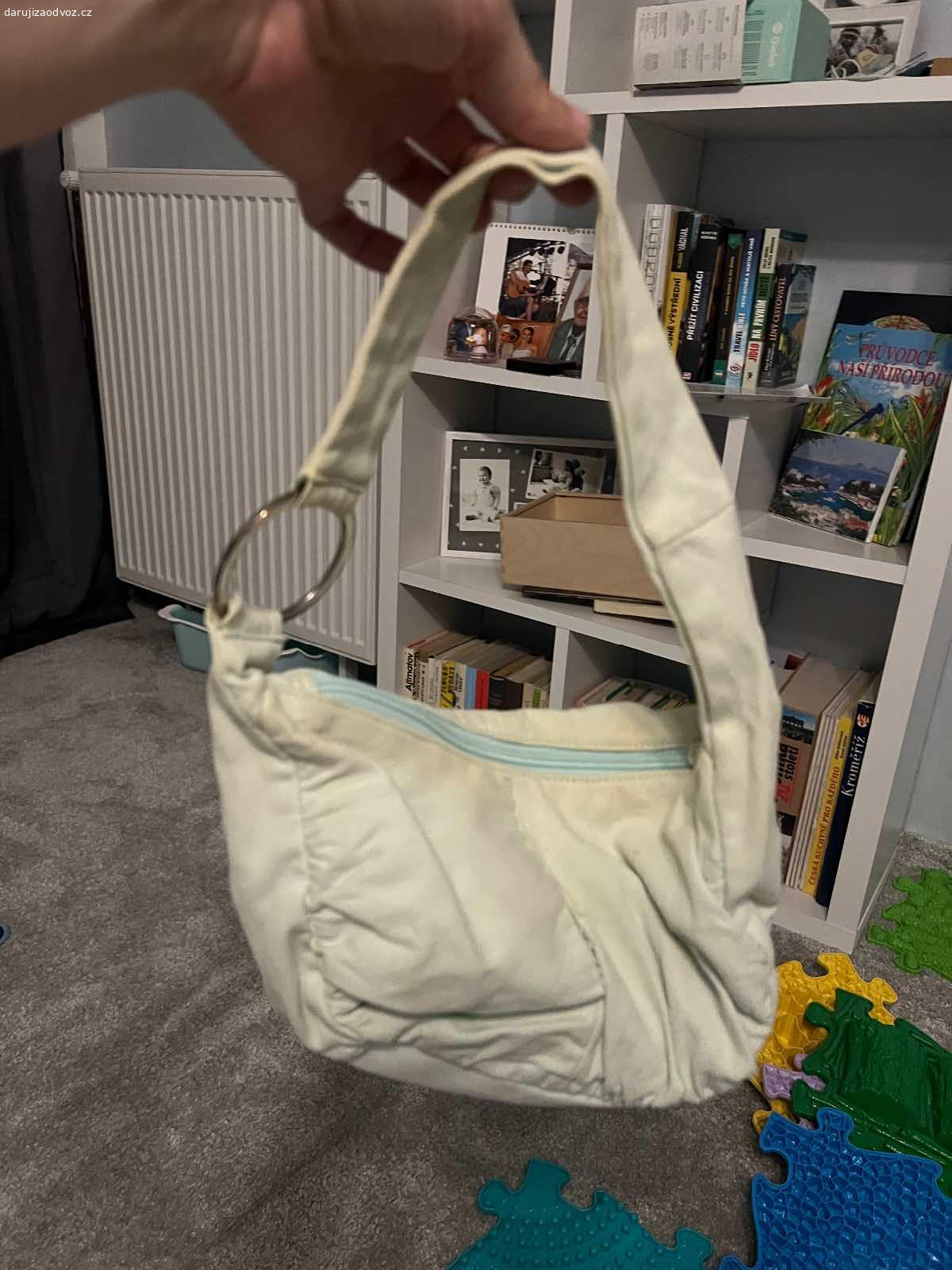 Kabelky. K vyzvednutí v Dolnich Mecholupech.