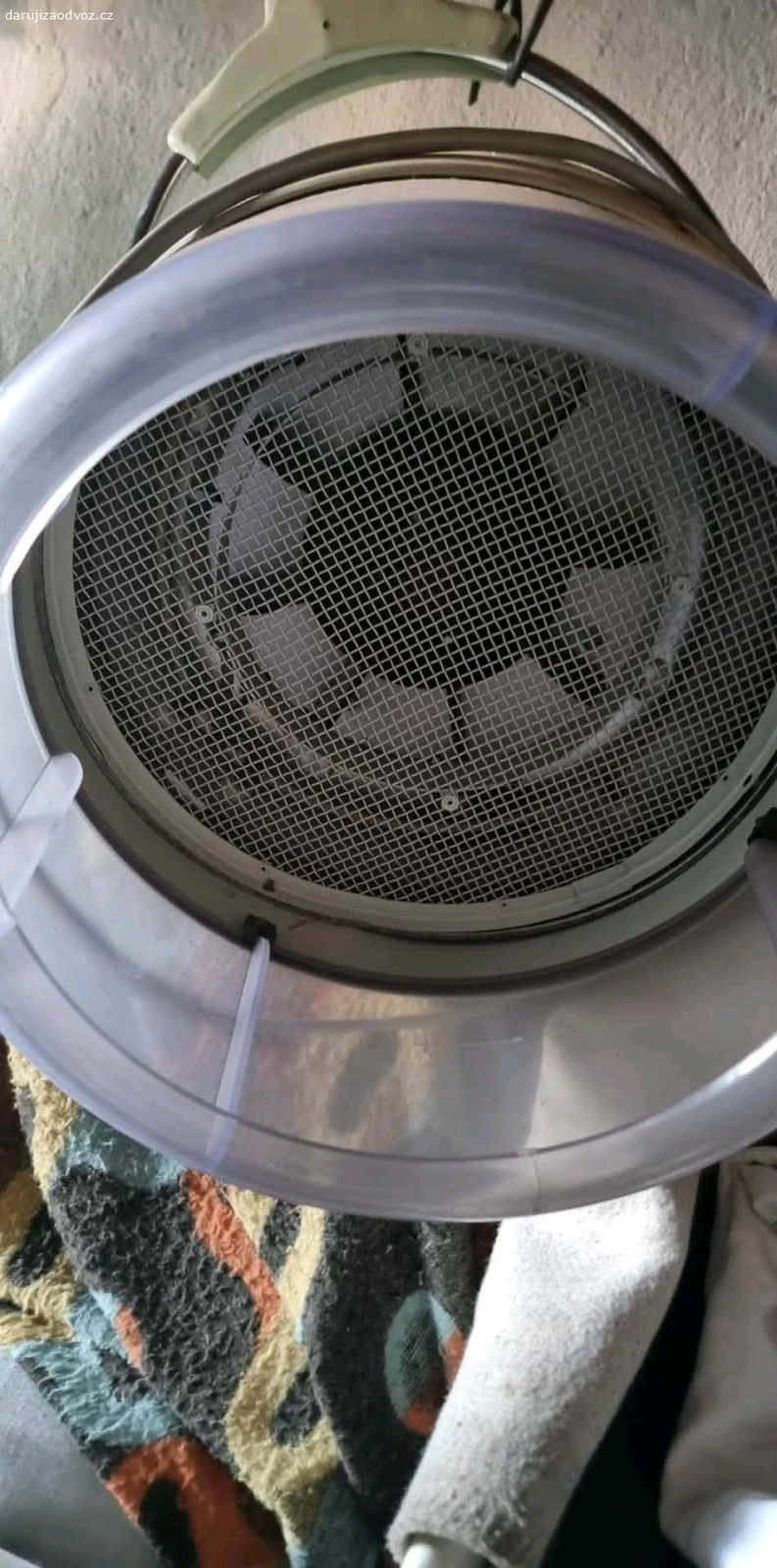 kadeřnictví fén. Helma - fén nepoužívané daruji za čokoládu