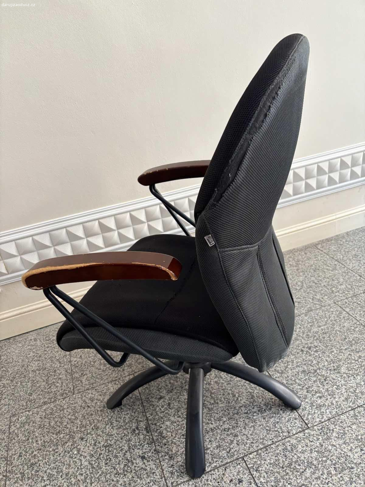 Kancelářské kreslo. Velmi pohodlna kancelářská zidle. Bez kolecek. Na Stav viz foto.