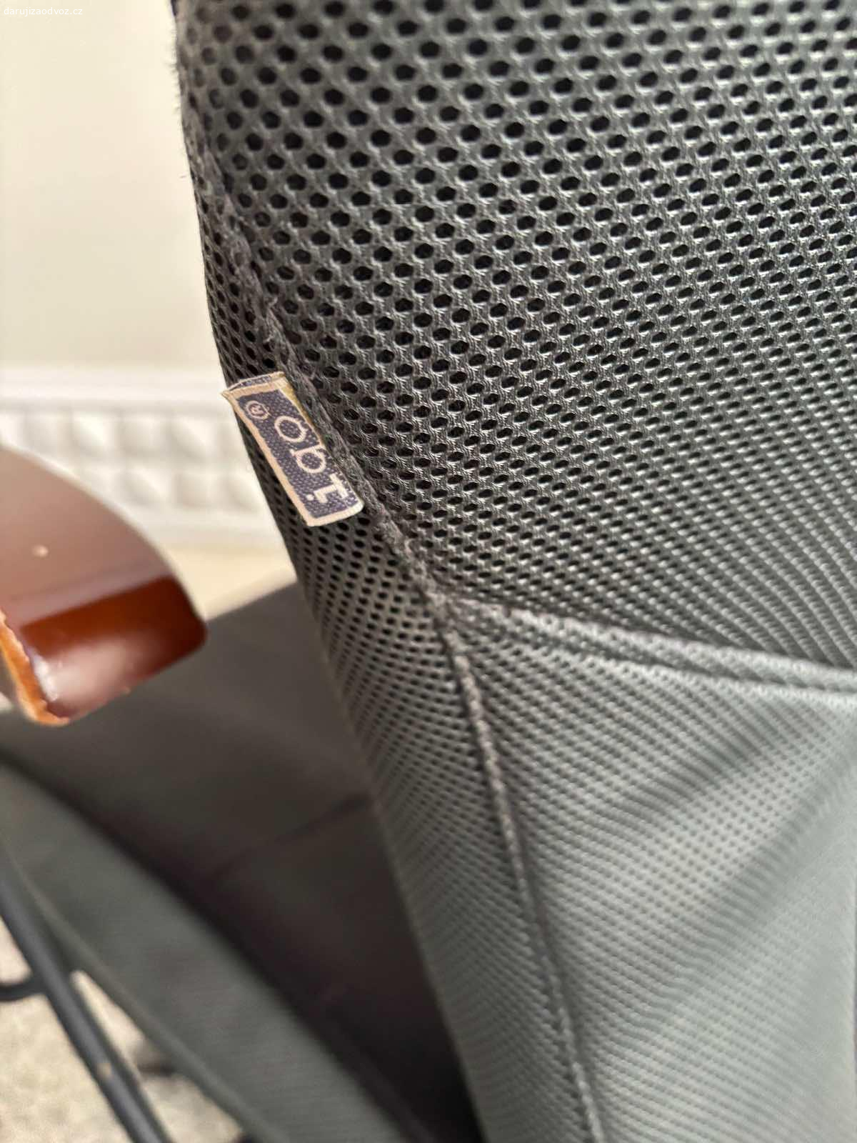 Kancelářské kreslo. Velmi pohodlna kancelářská zidle. Bez kolecek. Na Stav viz foto.