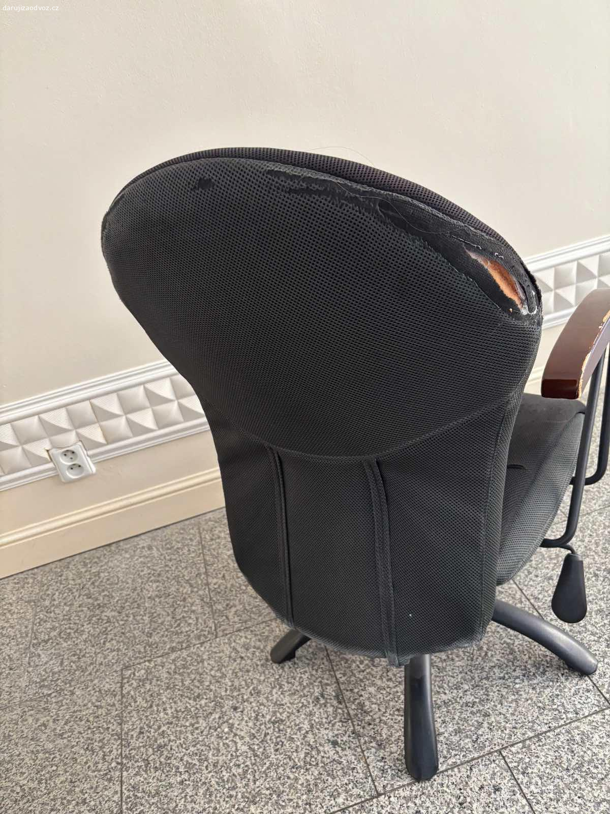 Kancelářské kreslo. Velmi pohodlna kancelářská zidle. Bez kolecek. Na Stav viz foto.