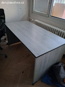Kancelářský stůl