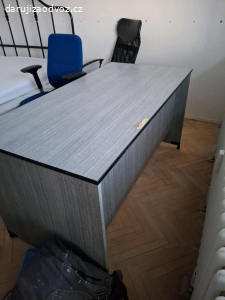 Kancelářský stůl