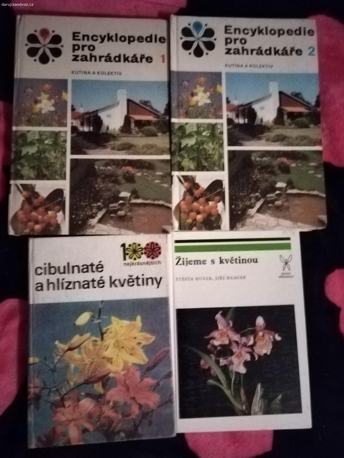 Knihy pro zahrádkáře. Nabízím knihy pro zahrádkáře, předám v Praze 10 Strašnice, jestli mi chcete něco přinést, uvítám nějaké rostliny k zasazení na zahrádku,není podmínkou.