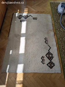 Koberec z ovčí vlny