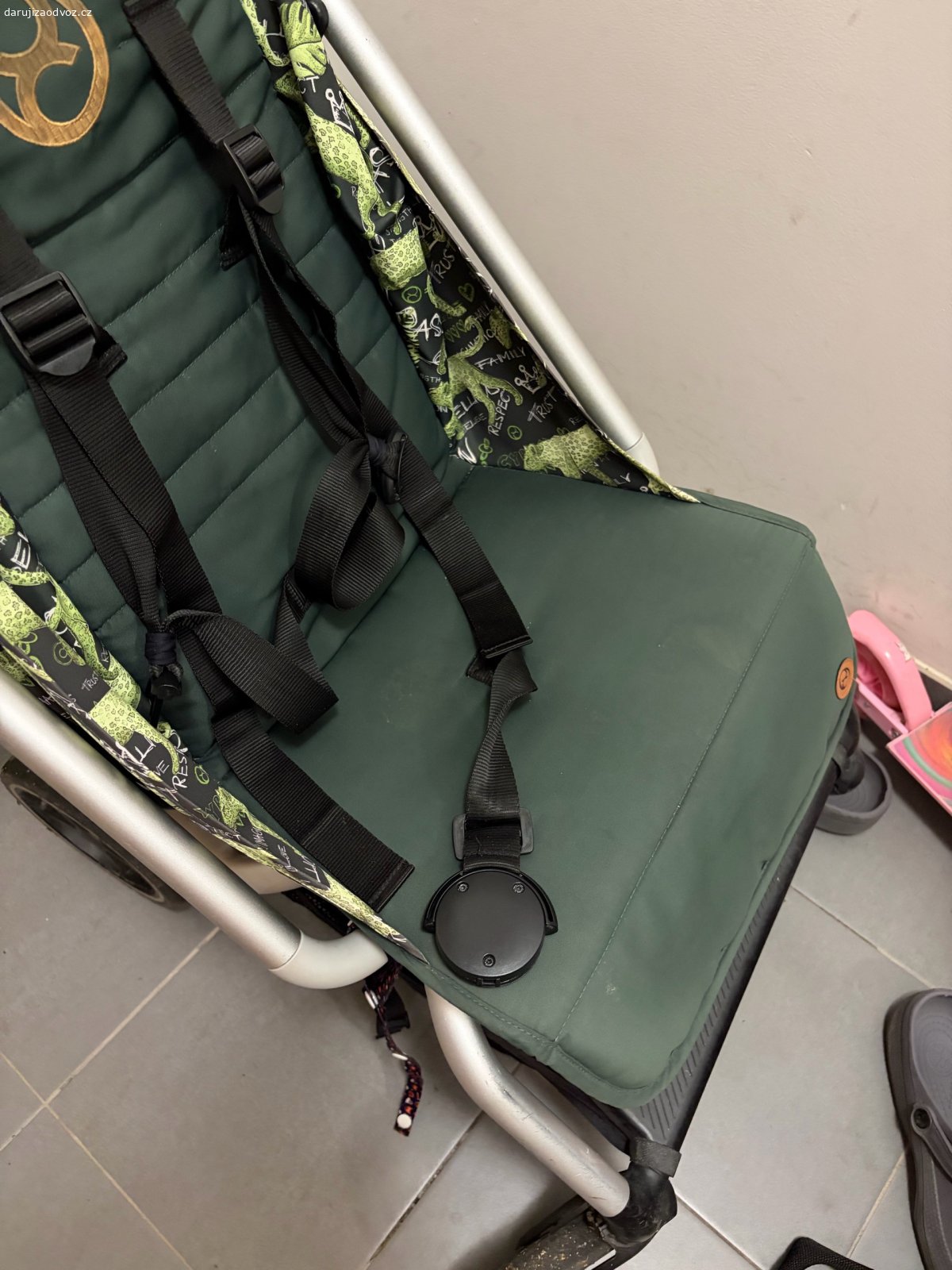 Kočárek Cybex Eezy s+. starší kočárek, funkční, lze dát uplně do lehu, určitě jde vidět, že byl užíván