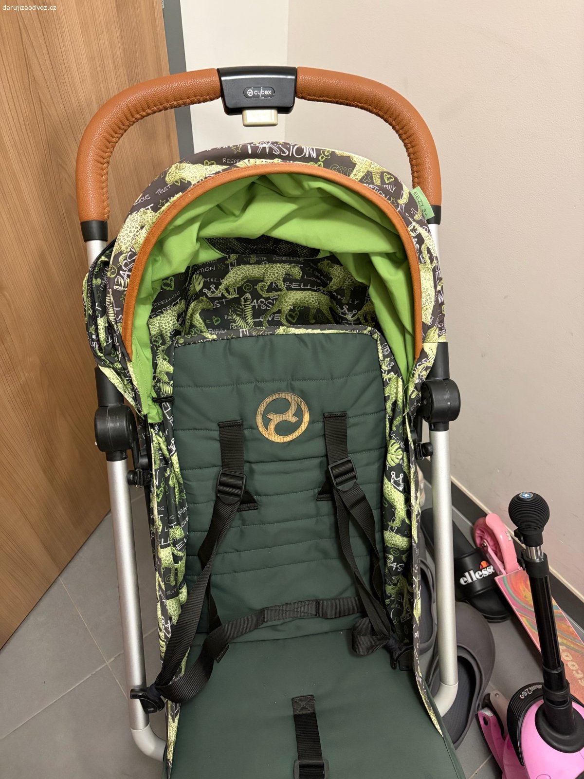 Kočárek Cybex Eezy s+. starší kočárek, funkční, lze dát uplně do lehu, určitě jde vidět, že byl užíván