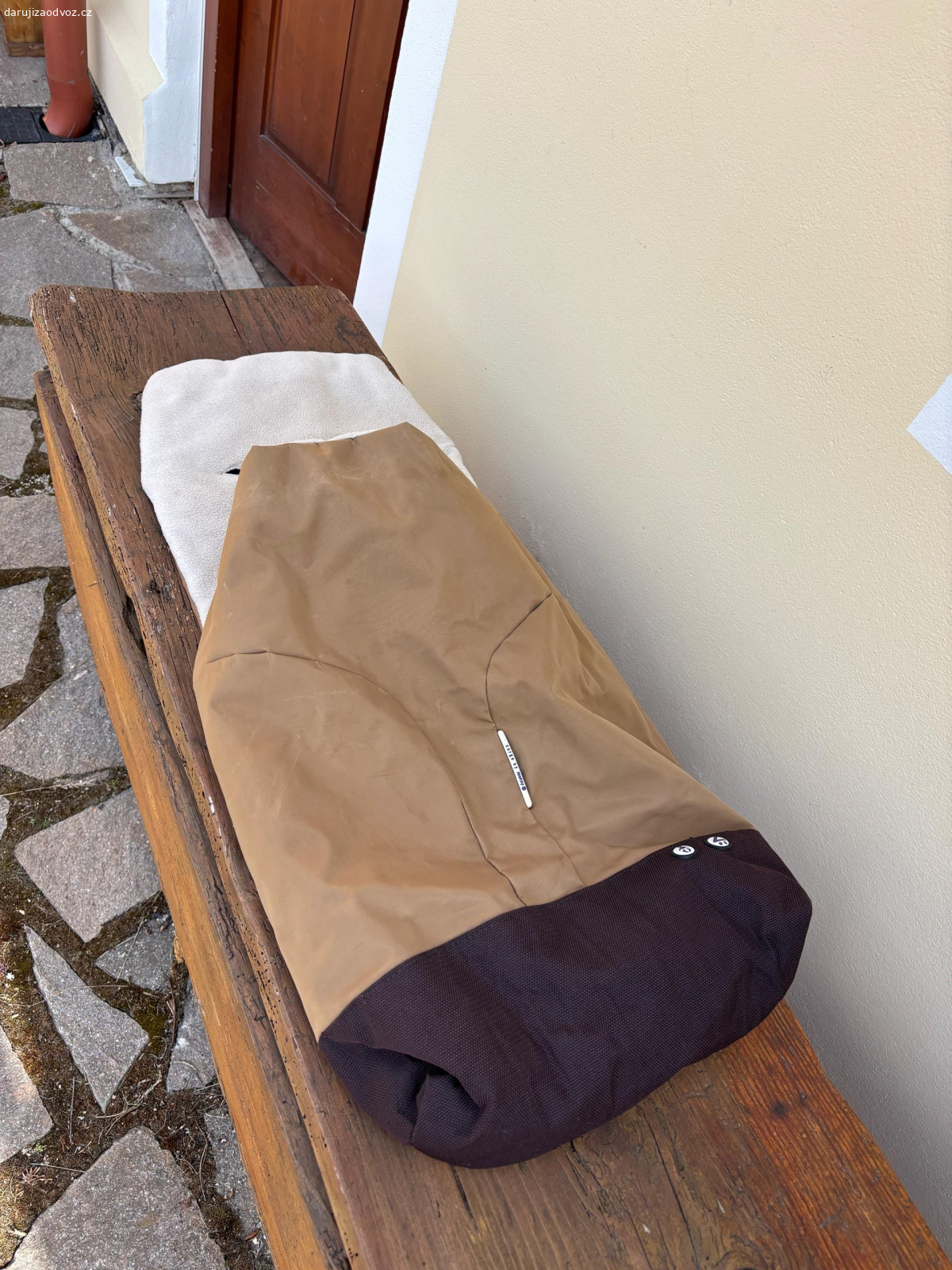 kočárek. Daruji korbičku, sportovni sezeni a vajicko. Podvozek funguje “na heslo” ale jestli je nekdo sikovny, tak to lze dat dobromady.