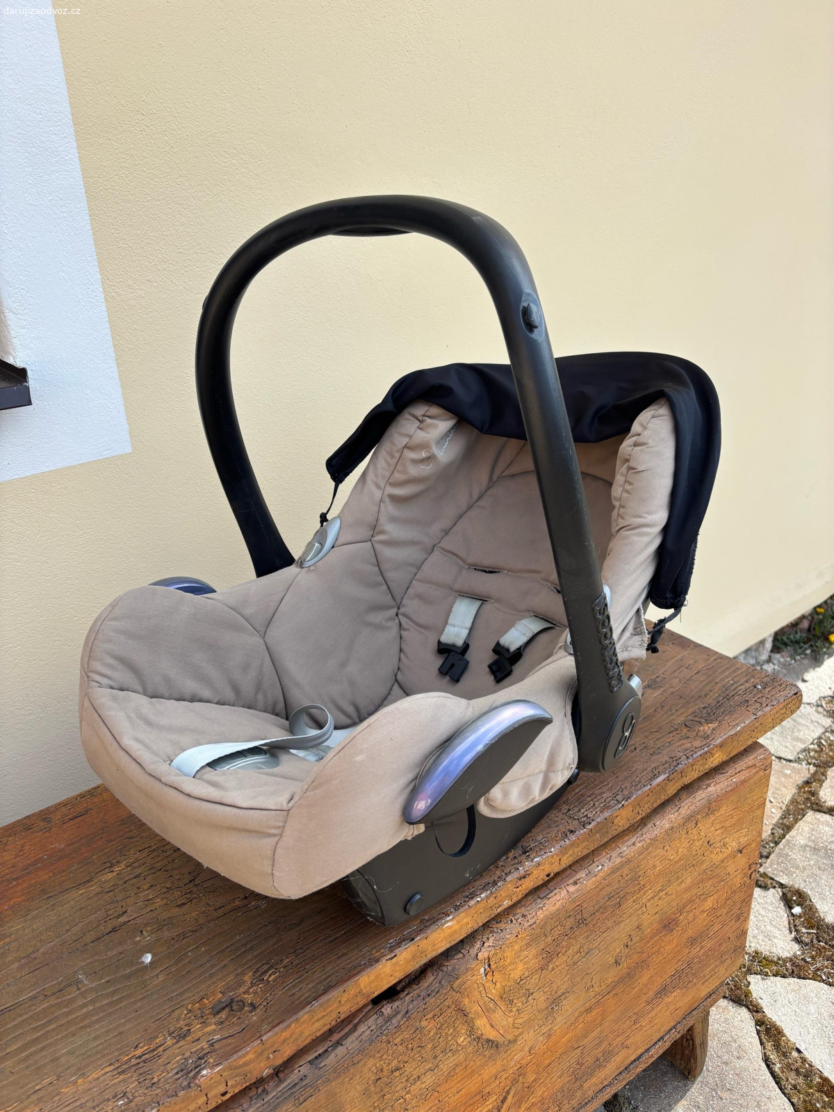 kočárek. Daruji korbičku, sportovni sezeni a vajicko. Podvozek funguje “na heslo” ale jestli je nekdo sikovny, tak to lze dat dobromady.