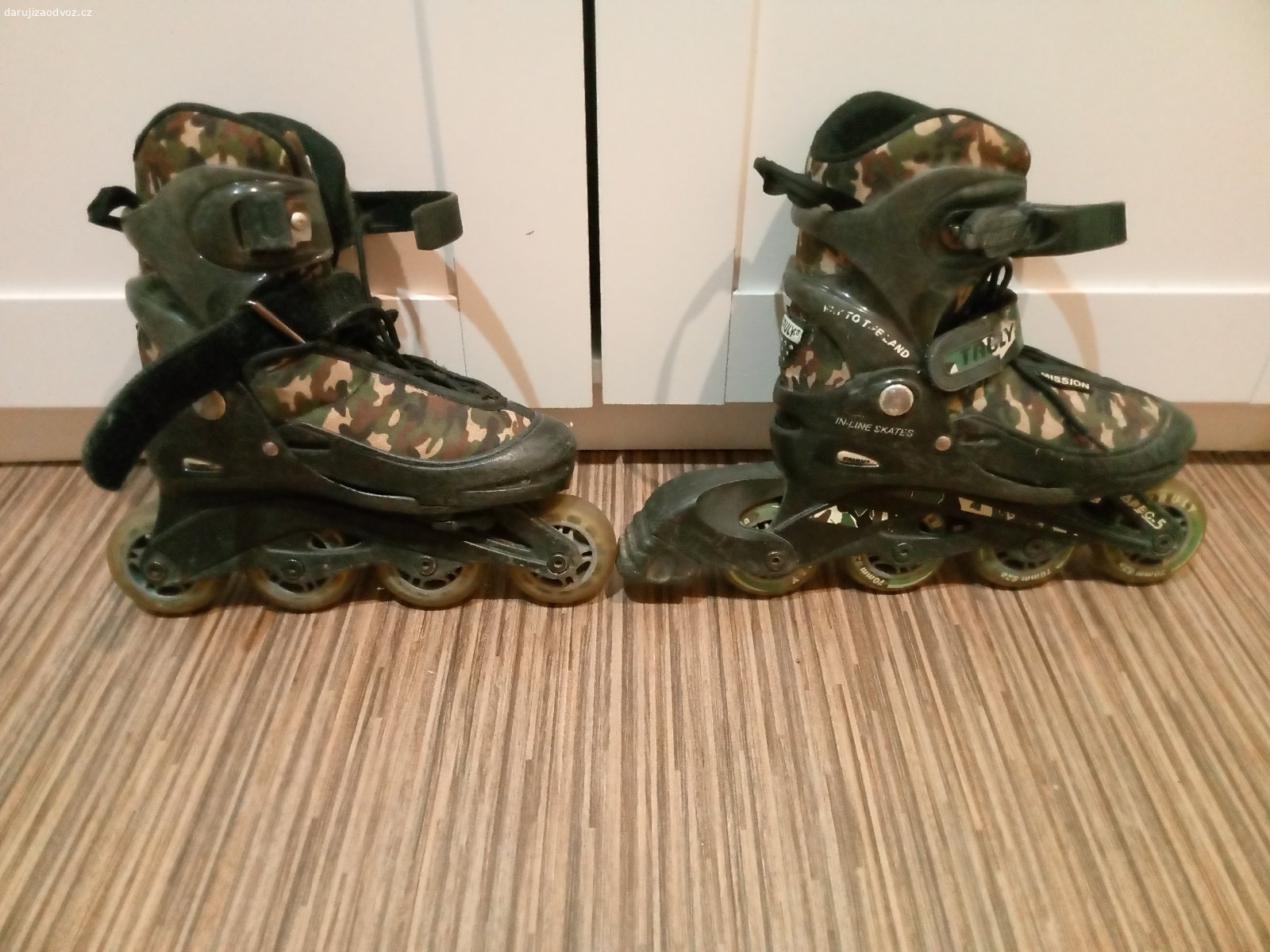 Kolečkové brusle. Kolečkové brusle TRULY MISSION khaki vel.S (30-33)