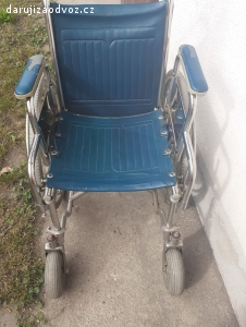 kolečkové křeslo invalidní vozík