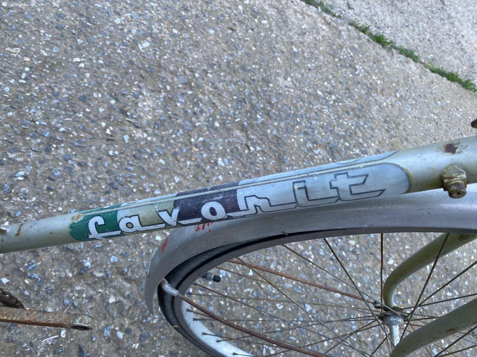 Kolo Favorit. Daruji za odvoz, nekompletní, stav viz foto.