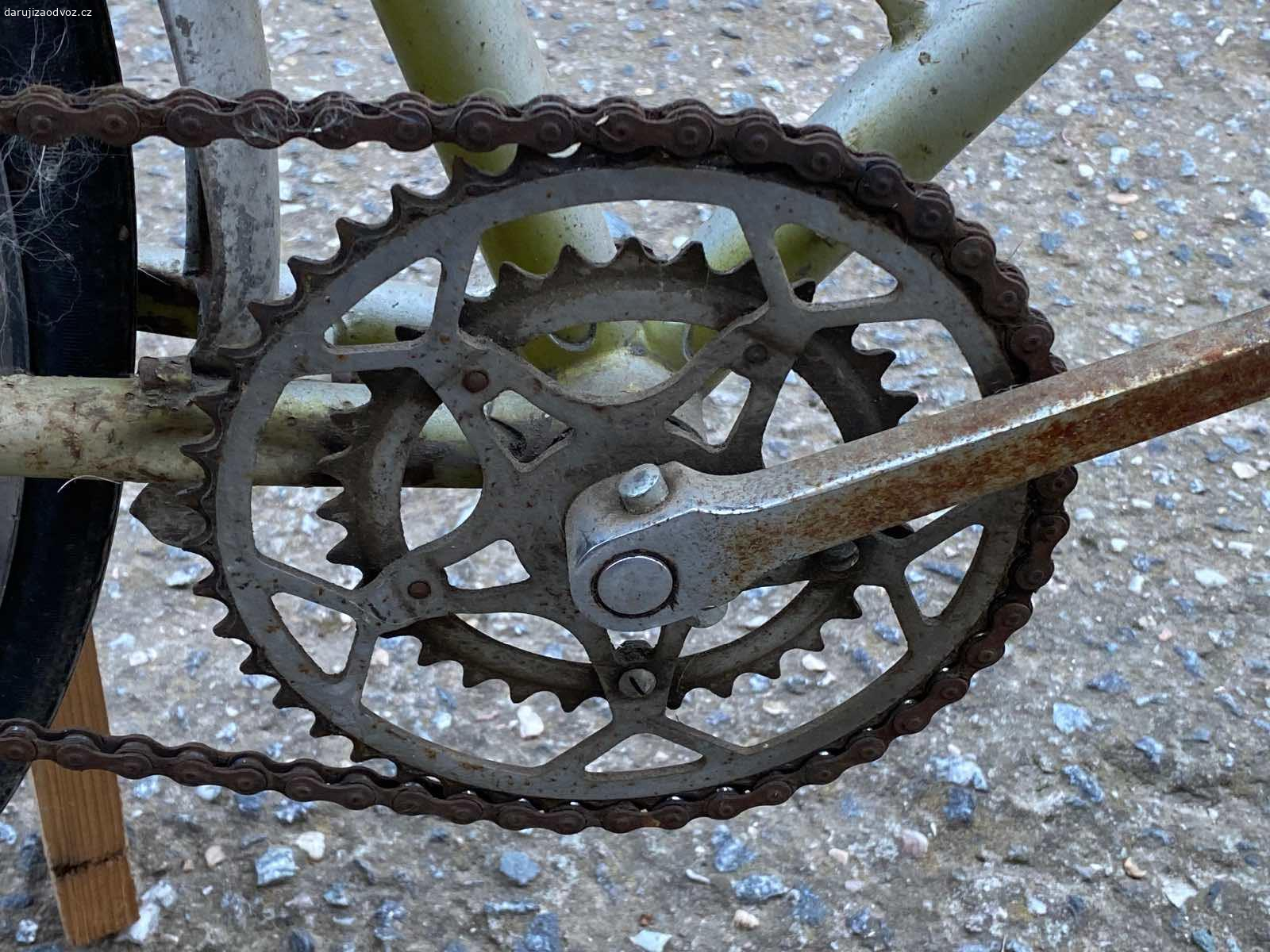 Kolo Favorit. Daruji za odvoz, nekompletní, stav viz foto.