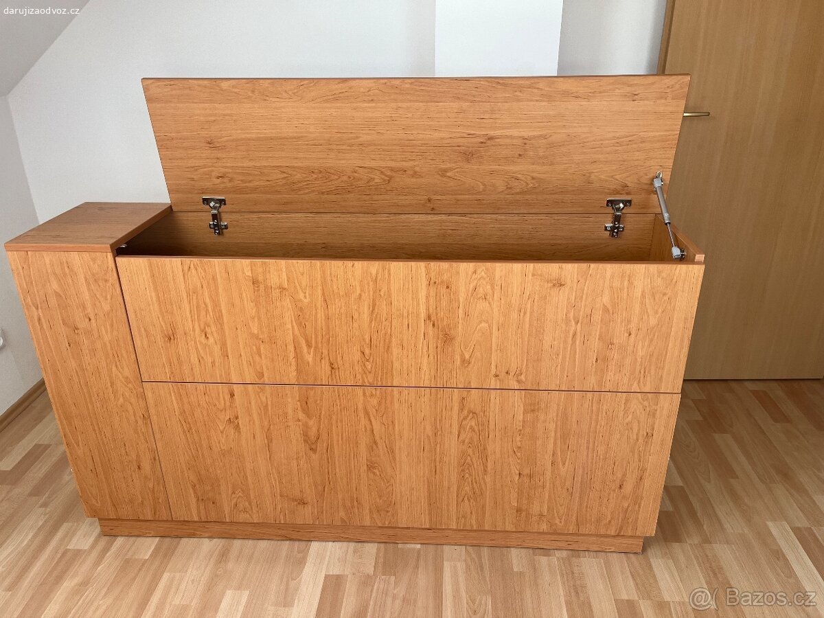 Komoda s otevíráním shora a/nebo zepředu 158x35x90. Dobrý den,

Nabízím za odvoz komodu na peřiny nebo jiné věci. Délka 168 x hloubka 35 x výška 90 cm.