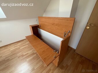 Komoda s otevíráním shora a/nebo zepředu 158x35x90. Dobrý den,

Nabízím za odvoz komodu na peřiny nebo jiné věci. Délka 168 x hloubka 35 x výška 90 cm.
