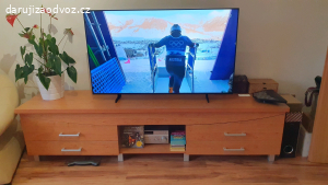 Komoda stolek pod TV DARUJI ZA ODVOZ