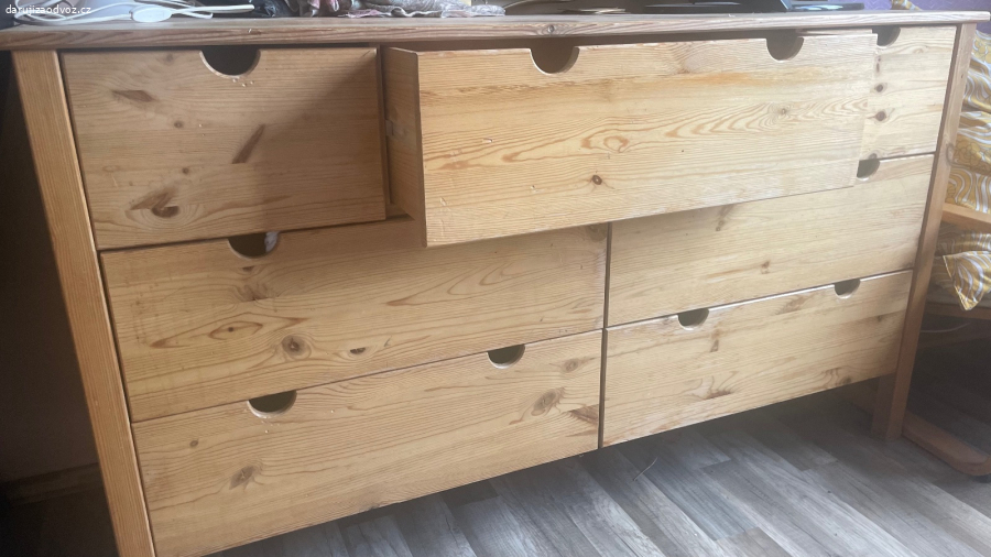 Komoda z masivní borovice Ikea