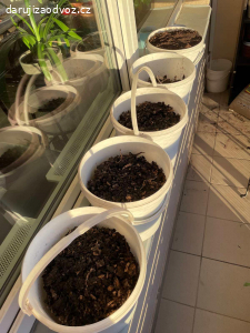 Kompost (neúplně rozložený)