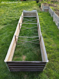konstrukce pro záhon