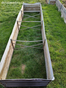 konstrukce pro záhon