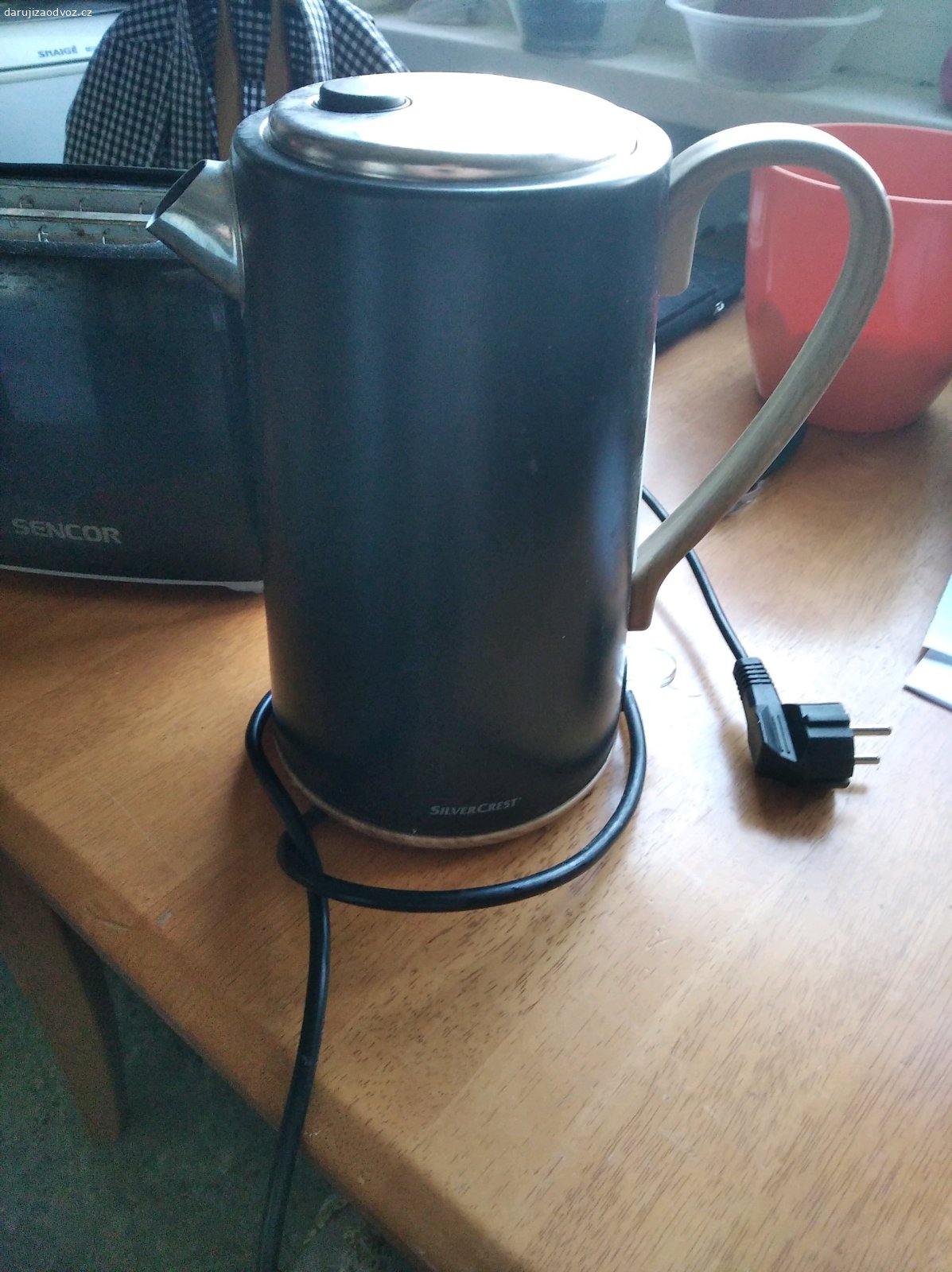 konvice, topinkovač. oboje funkční