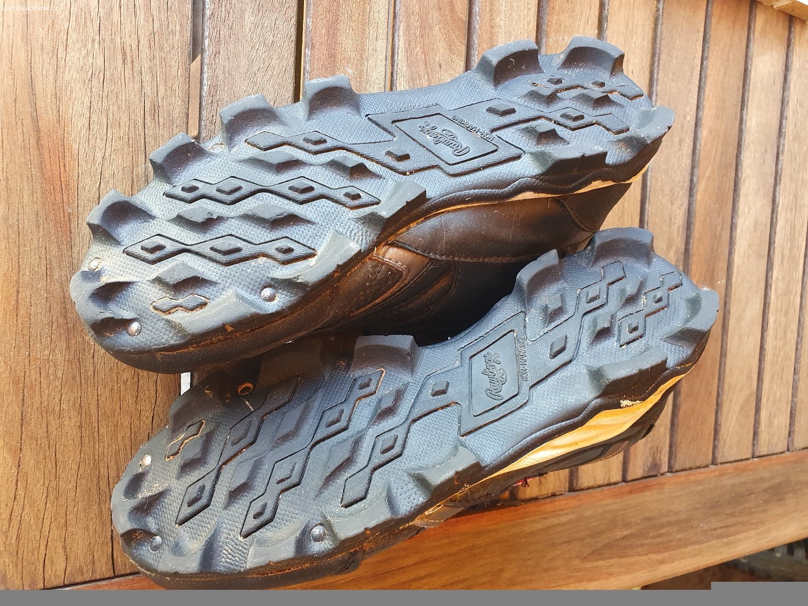 Kopačky Rowlings vel.42. Vymenim zachovale pouzivane panske/chlapecke kopacky Rowlings vel. 42.

Za 2ks nealko pivo Cool grep :)

Dekuji,
Martina