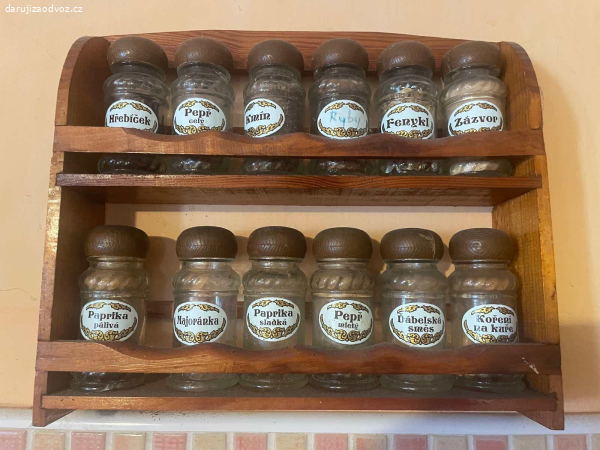 Kořenky + dřevěný nástěnný stojan