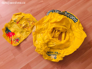 Koupací nafukovací dětský kruh a vestička
