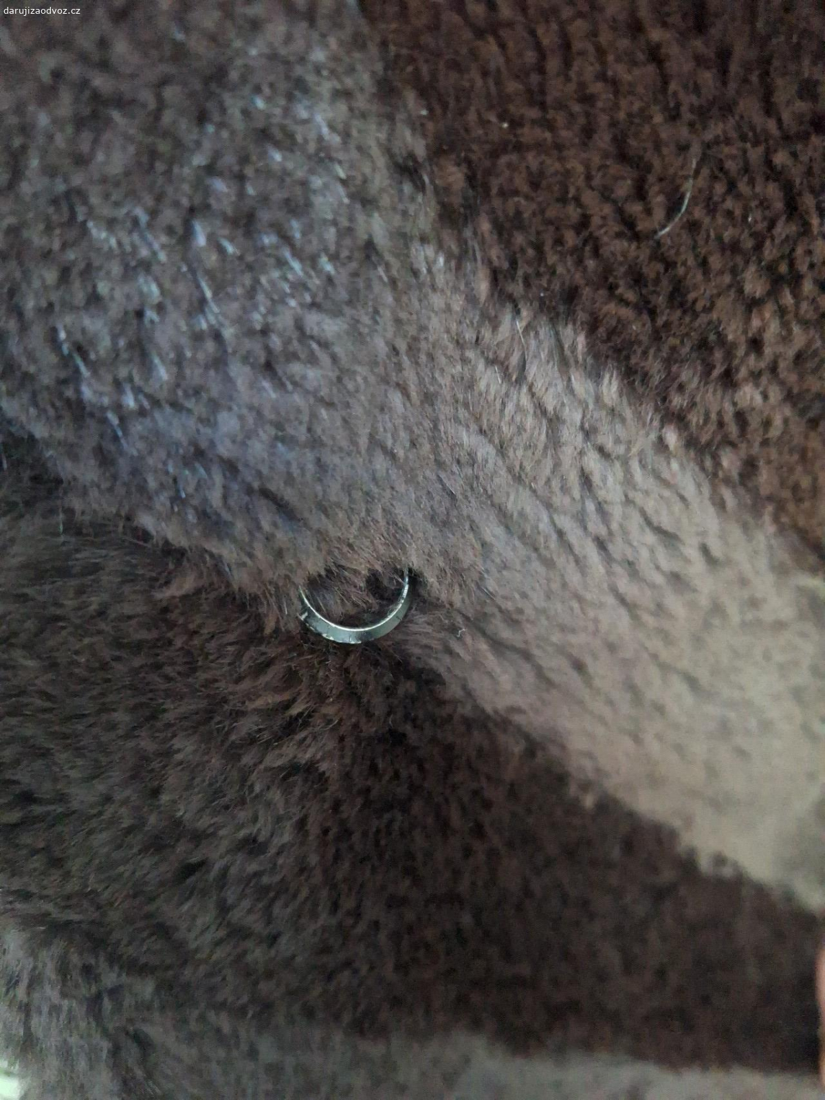 kožich KARA starší vel cca 44. nepoznám z jakého je to zvířete, ale je to kožešina. z pozůstalosti
prosím pouze volejte
zapínání na háčky