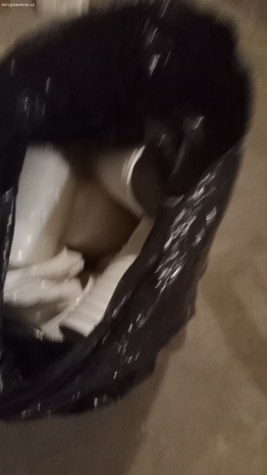 Krabičky na potraviny. Plastové i polystyrenové. Nikdy nepoužité.
Jen ležely roky v pytli ve skladu.
Čokoláda potěší, není podmínkou.