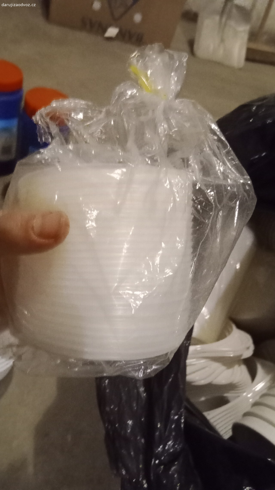 Krabičky na potraviny. Plastové i polystyrenové. Nikdy nepoužité.
Jen ležely roky v pytli ve skladu.
Čokoláda potěší, není podmínkou.