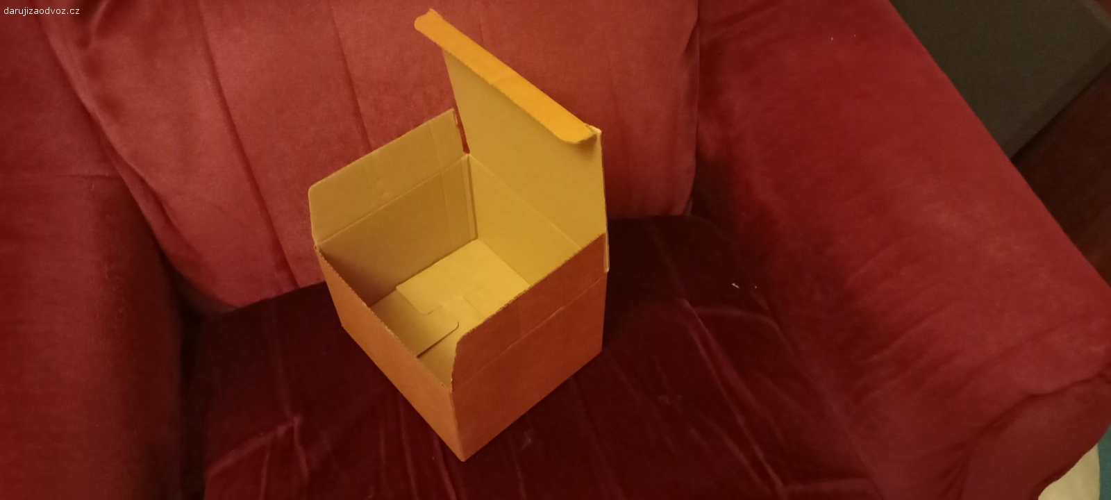 krabičky papírové. Krabičky 17 x 15 X10
Krabičky 33x24x10cm
