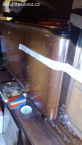 Krásná vitrína prvorepubliková