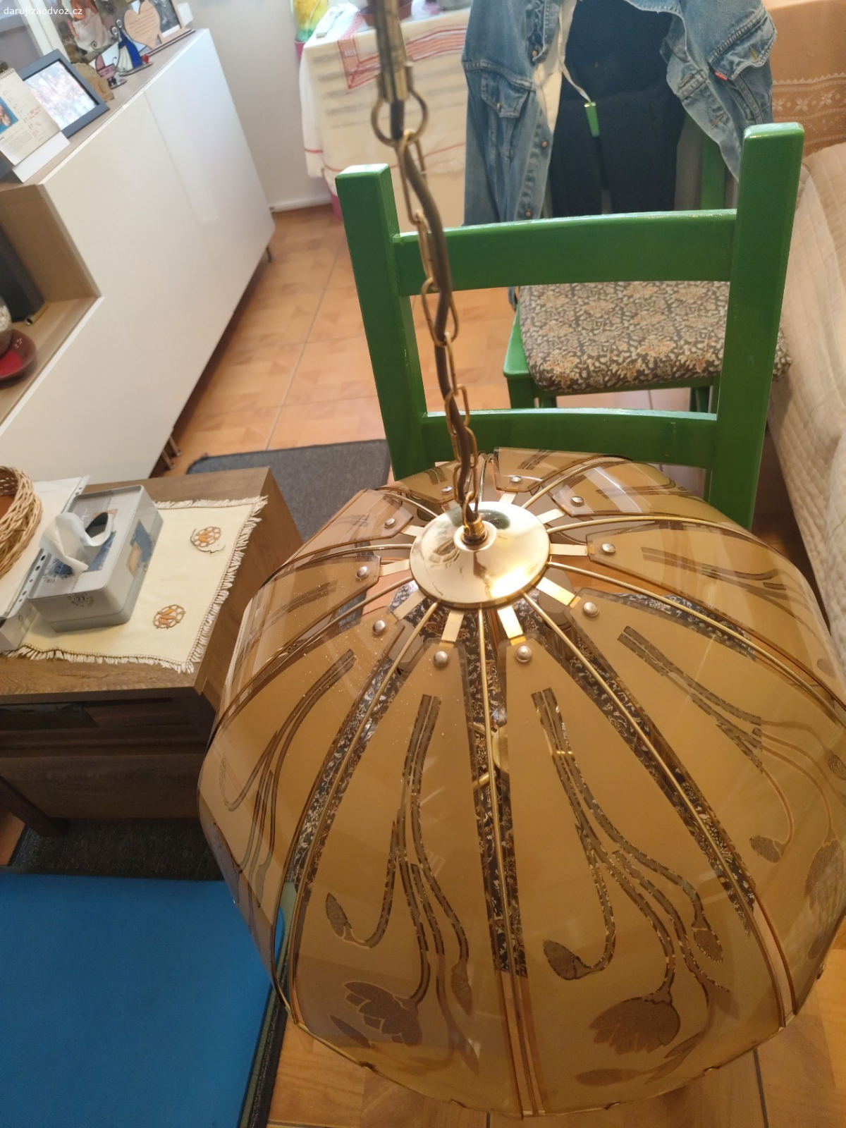 krásný retro lustr. daruji za odvoz moc pěkný pětiramenný lustr. Někomu určitě udělá radost. volejte