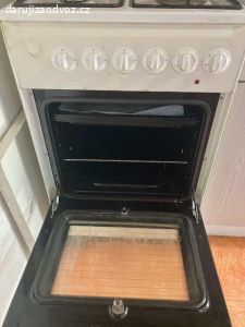 Kuchyňská linka se sporákem