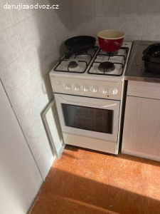 Kuchyňská linka se sporákem