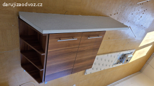 Kuchyňská skříňka s deskou