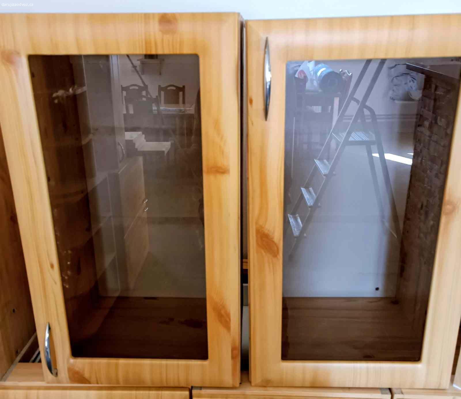 Kuchyňské skříňky horni. Top stav...horní skříňky...