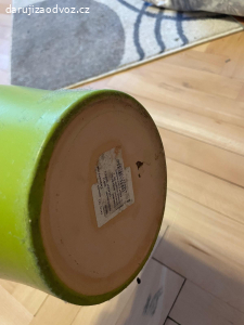 Zelený květináč - výška cca 15 cm