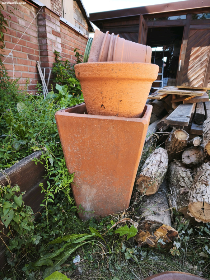 Květináče