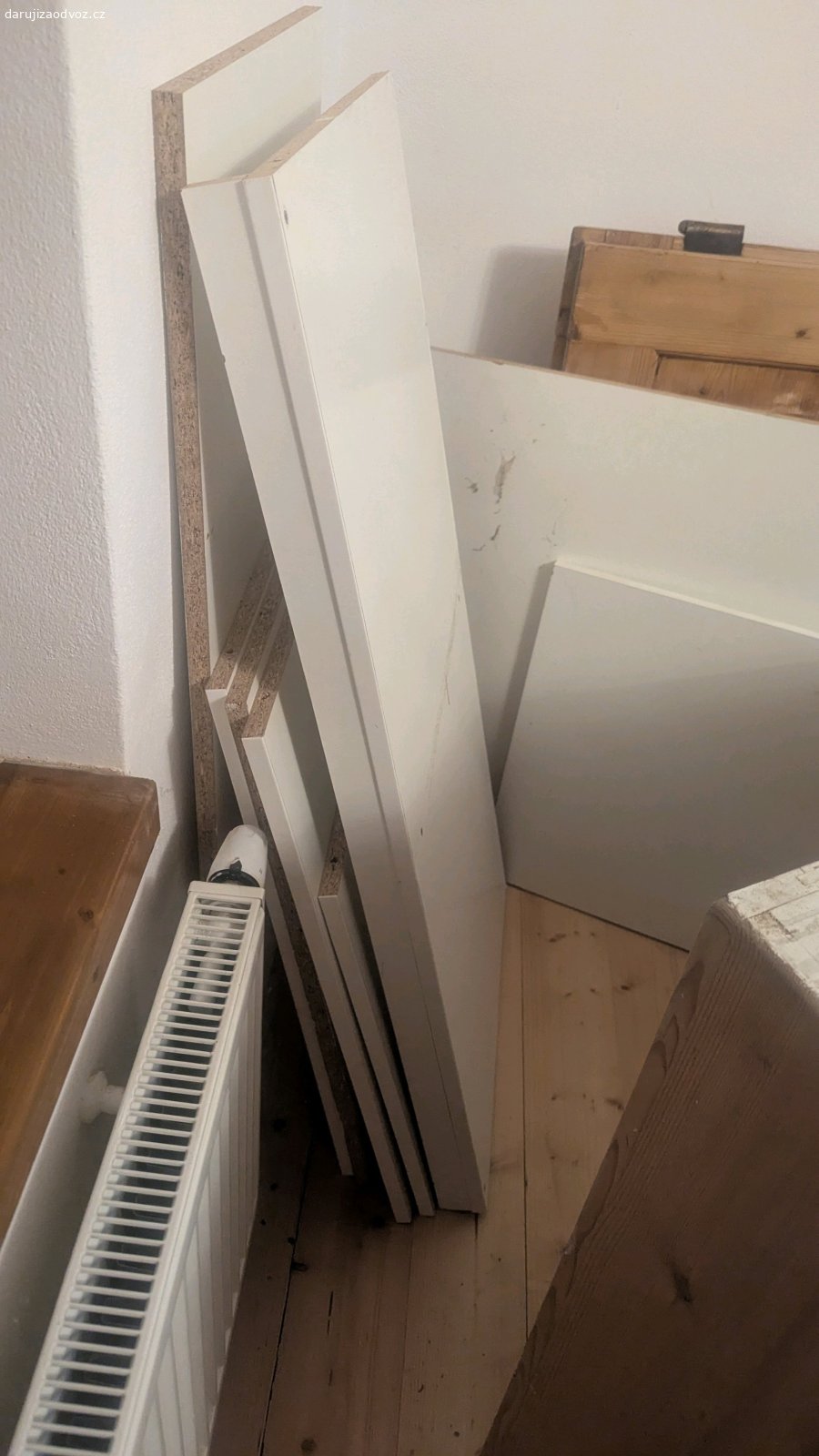 laminatove desky. odber jenom VSECH desek.
Ruzne velikosti:
1kus: 265x57
1kus: 206x55.5
10kusu: 56x55
2kusy: 117x56
3kusy: 56x76
