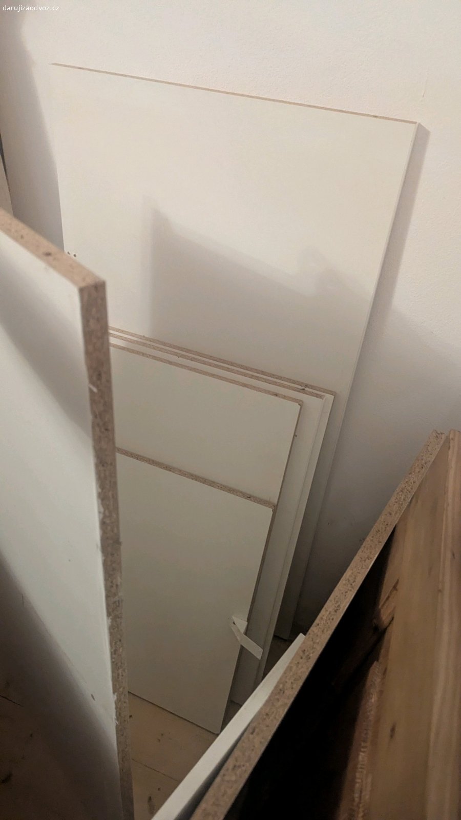 laminatove desky. odber jenom VSECH desek.
Ruzne velikosti:
1kus: 265x57
1kus: 206x55.5
10kusu: 56x55
2kusy: 117x56
3kusy: 56x76