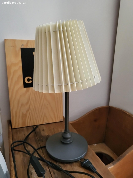 Lampa. funkční. Ikea.