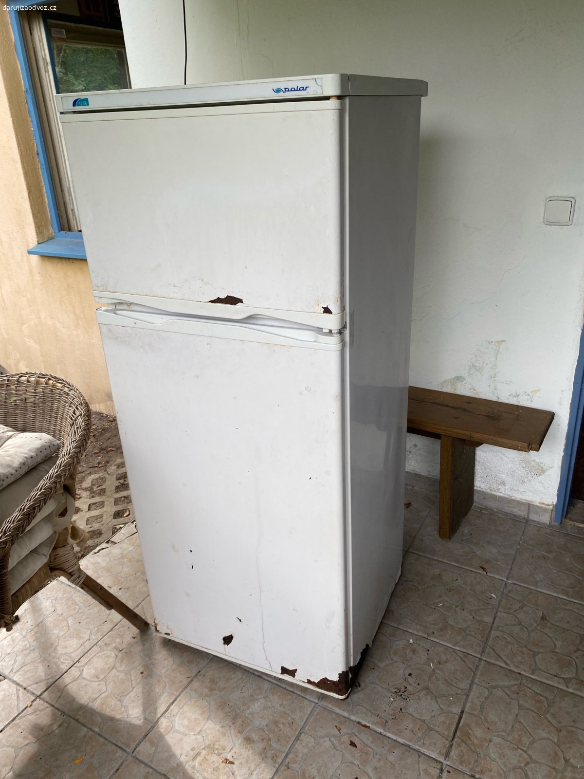 lednice 144cm. stara, ale funkci lednice Polar