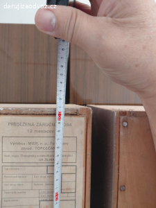 leštěné skříně