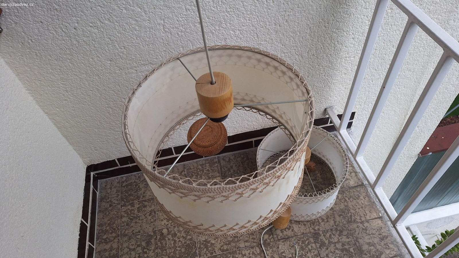 lustr 2x. Daruji 2 zavesne lustry. Pouze osobni predani v Brne.